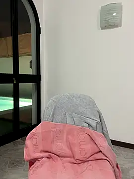 nicole 98 online show from 10/28/25, 05:26