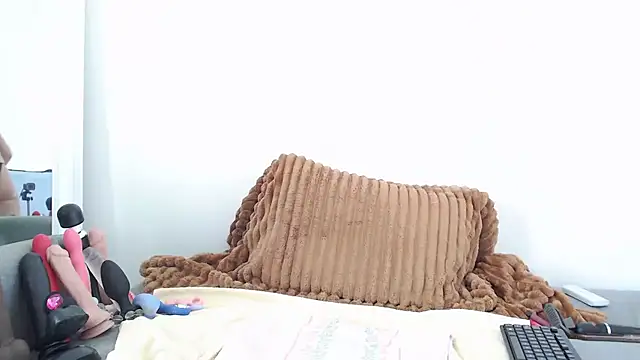 nicole 98 online show from 12/14/25, 09:03