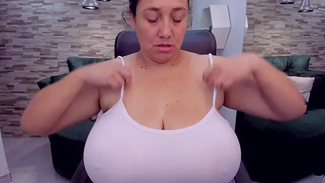 Snapshot of Sharon_tits chatting on 11/23/25, 11:54 Sharon tits online show from 11/23/25, 11:54