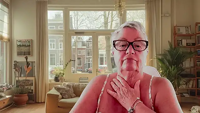 GrannyChrissy68 online show from 02/04/26, 02:34