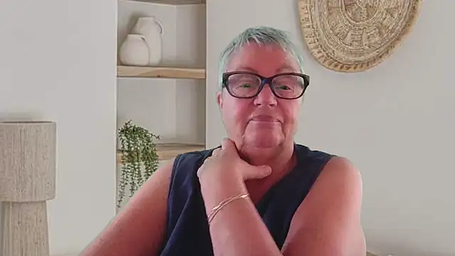 GrannyChrissy68 online show from 05/09/26, 12:32