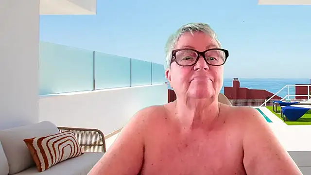 GrannyChrissy68 online show from 06/15/26, 01:46