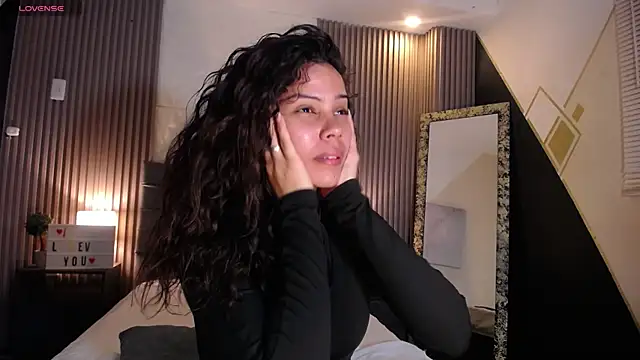 ximena diaz online show from 12/14/24, 08:40