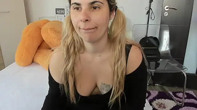 sweetemy4u online show from 03/22/25, 10:49