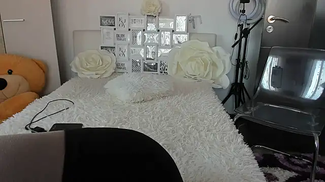 sweetemy4u online show from 11/24/25, 09:53