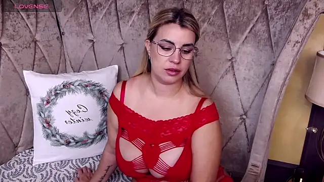 BustyGizelle online show from 11/10/25, 06:45