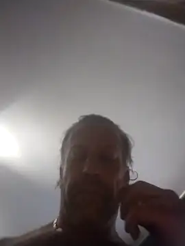 trucker1979 online show from 12/22/25, 08:28