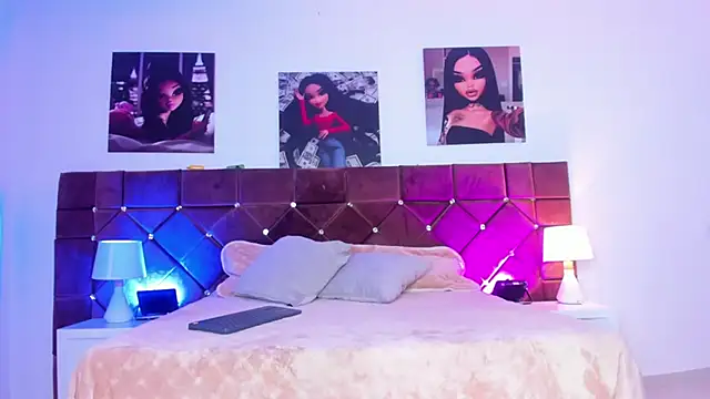 Snapshot of Ariana_lopezz chatting on 02/13/25, 12:21 Ariana lopezz online show from 02/13/25, 12:21