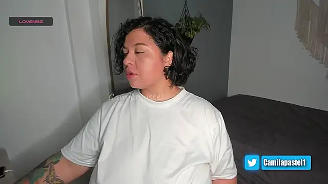 camilapastel online show from 09/23/25, 12:19