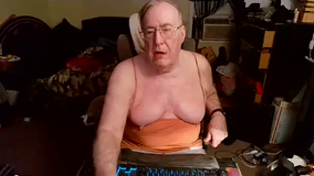 Toastir online show from 12/17/25, 11:44