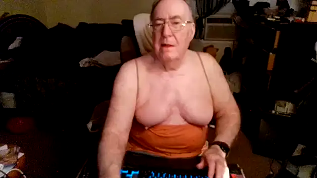 Toastir online show from 04/15/26, 05:09