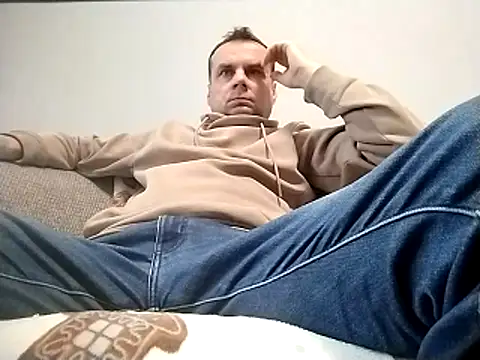 grzes19763 online show from 12/23/25, 09:51