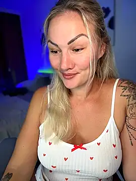 Snapshot of NastyMilf_ chatting on 07/19/26, 06:55 NastyMilf online show from 07/19/26, 06:55