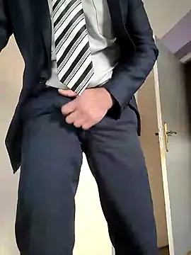 Snapshot of Justforoneday chatting on 12/19/24, 11:50 Justforoneday online show from 12/19/24, 11:50