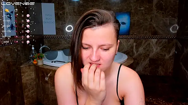 MelindaTin online show from 11/24/25, 12:32