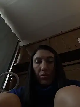 Snapshot of LORA_x chatting on 10/17/25, 08:06 LORA x online show from 10/17/25, 08:06