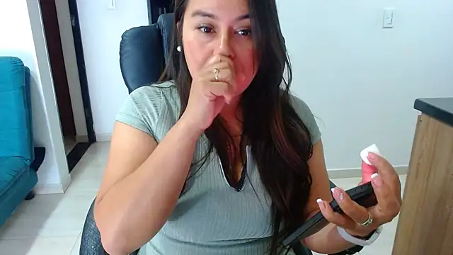 Ixchel Anaid online show from 03/04/25, 11:43