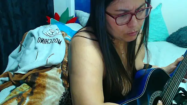 Ixchel Anaid online show from 10/19/25, 02:23