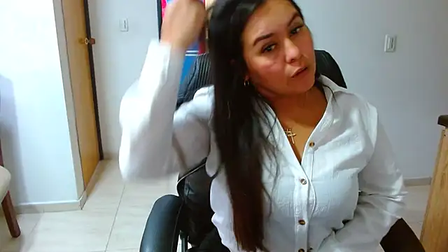 Snapshot of Ixchel_Anaid chatting on 02/01/26, 03:43 Ixchel Anaid online show from 02/01/26, 03:43