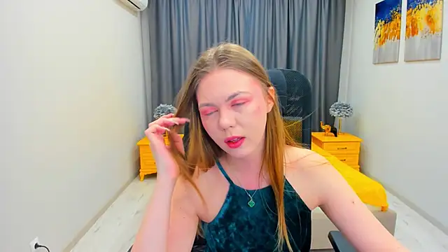 Strawberrye online show from 01/25/25, 03:30