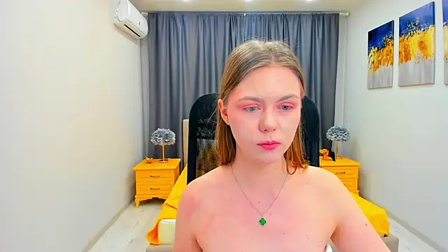 Strawberrye online show from 01/25/25, 09:36