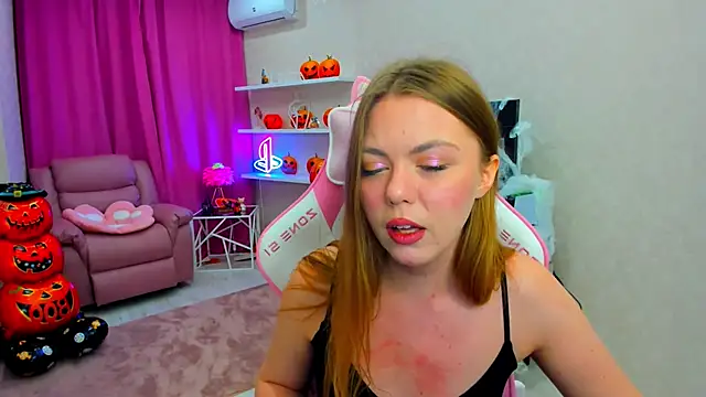 Strawberrye online show from 11/04/25, 03:27