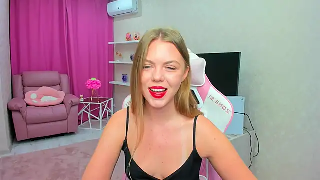 Strawberrye online show from 02/16/26, 03:24