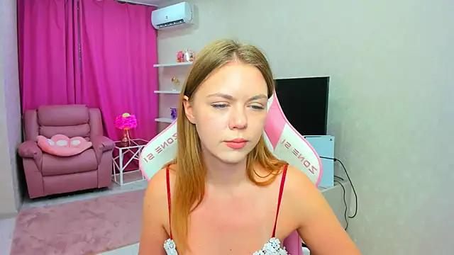 Strawberrye online show from 03/31/26, 03:19