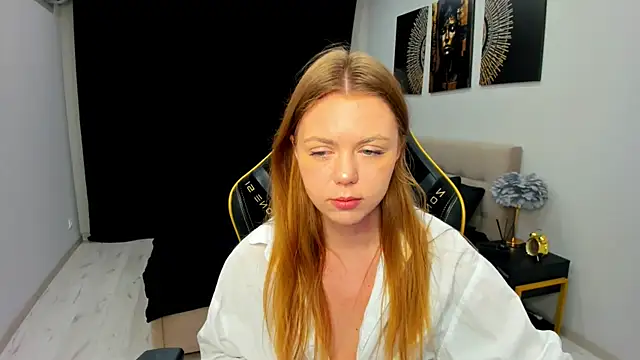 Snapshot of Strawberrye chatting on 06/17/26, 03:31 Strawberrye online show from 06/17/26, 03:31