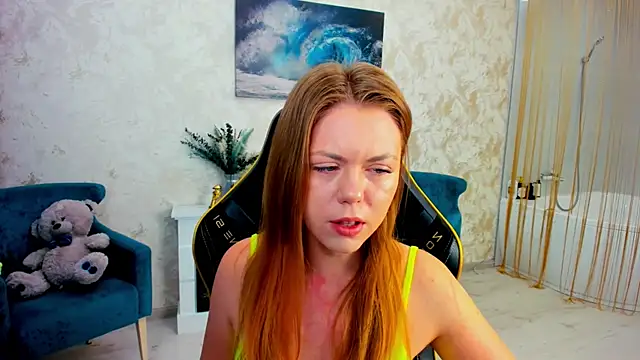 Snapshot of Strawberrye chatting on 06/25/26, 03:28 Strawberrye online show from 06/25/26, 03:28