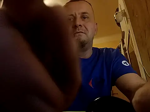 Snapshot of MrWhitePL chatting on 01/10/25, 05:24 MrWhitePL online show from 01/10/25, 05:24