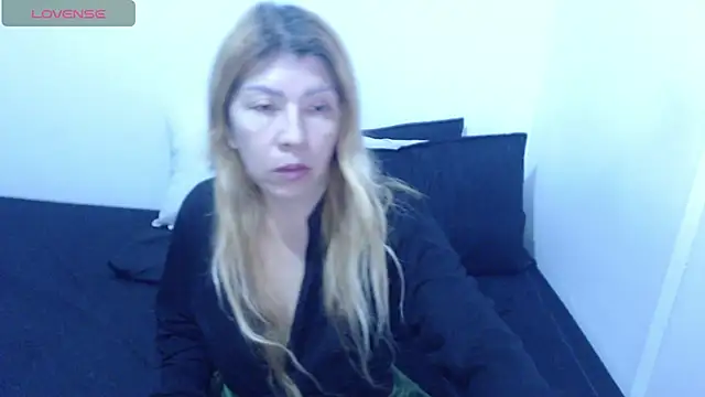 Dulce-Bella online show from 03/03/26, 03:29