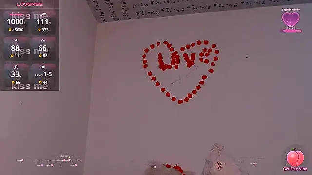 Snapshot of UrNaughtyGfMilf chatting on 03/20/25, 05:58 UrNaughtyGfMilf online show from 03/20/25, 05:58