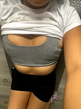 Aestheticsgirl online show from 11/21/25, 11:31