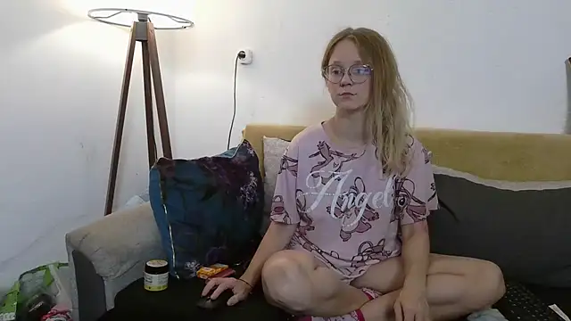 little-leni online show from 11/04/25, 07:46