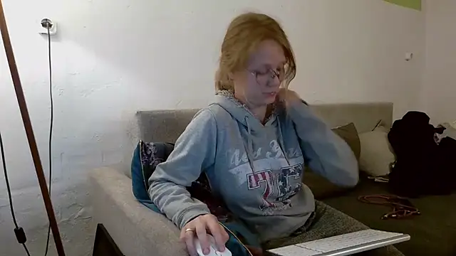 little-leni online show from 05/02/26, 07:30