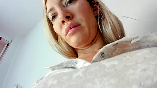 Snapshot of suuzykiss chatting on 02/11/25, 05:58 suuzykiss online show from 02/11/25, 05:58