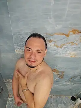 latinoflpr online show from 04/16/26, 01:50