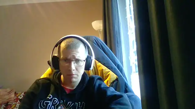 David250692 online show from 12/15/25, 10:19