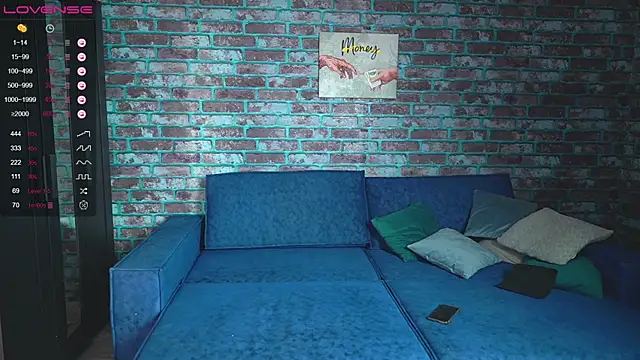 mark normal online show from 02/15/25, 11:47