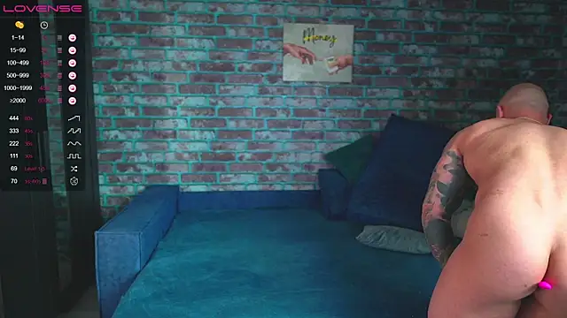 mark normal online show from 03/08/25, 02:34