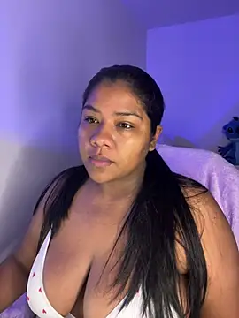 Snapshot of paola091 chatting on 06/18/26, 11:36 paola091 online show from 06/18/26, 11:36