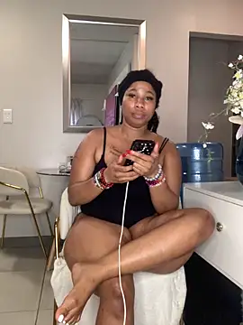 CurvyDesire1 online show from 12/15/25, 04:22