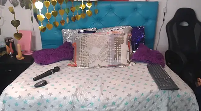 SARAWILLS online show from 02/17/25, 01:10