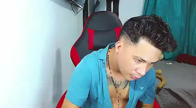 boyhot23x online show from 12/31/24, 03:34