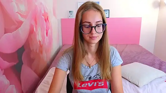 AliceAdams online show from 09/29/25, 07:35