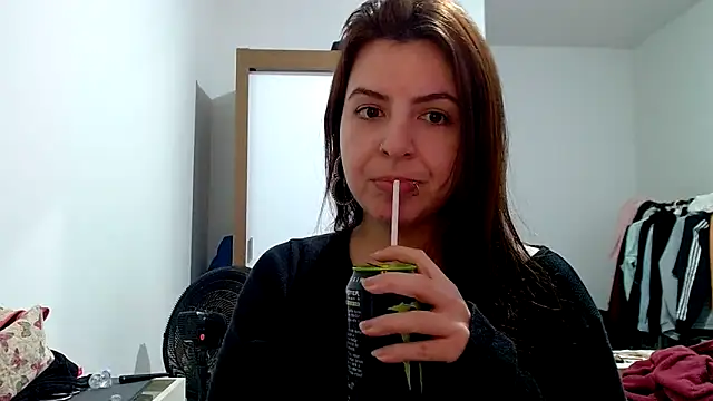 Snapshot of chelbyy chatting on 09/26/25, 01:53 chelbyy online show from 09/26/25, 01:53