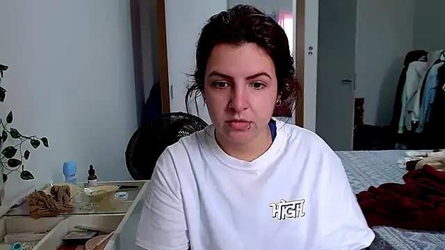 Snapshot of chelbyy chatting on 10/06/25, 01:52 chelbyy online show from 10/06/25, 01:52