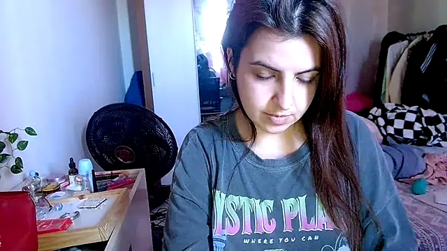 Snapshot of chelbyy chatting on 10/14/25, 07:14 chelbyy online show from 10/14/25, 07:14