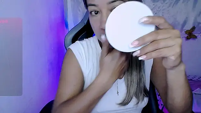 ninatiny online show from 11/20/25, 09:20